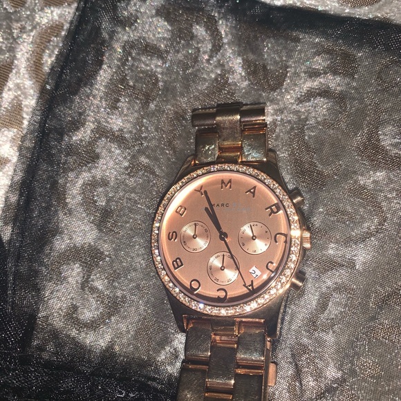 Marc Jacobs Rose Gold watch - Picture 2 of 2
